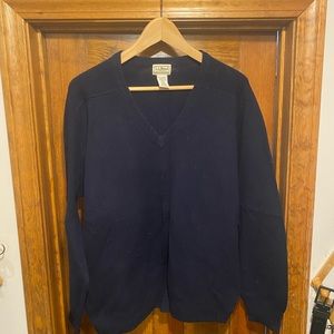 Men’s LL Bean pullover v neck sweater